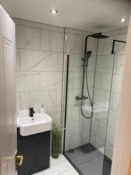 Perfectly Situated Luxury 2 Bedroom Apartment Glasgow Kültér fotó